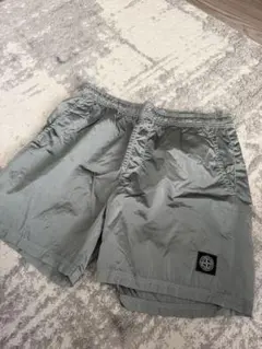 【美品】★STONE ISLANDストーンアイランド グレー ショートパンツのサムネイル