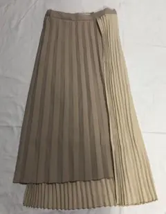 dazzlin ベージュ プリーツ　スカート Fサイズ アシンメトリー新品未使用のサムネイル
