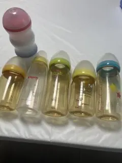 【Pigeon】哺乳瓶 5本と粉ミルクストッカーセットです。