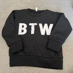 100サイズ　黒のBTMプリントトレーナー