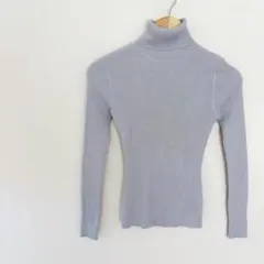 【ユニクロ】ラメ入りタートルネックリブニット　セーターS　紫パープル系　キラキラ