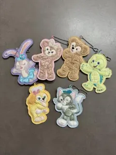 最終値下げ ダッフィー&フレンズ 刺繍デザイン キーホルダー