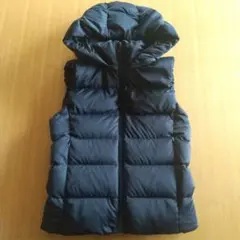 ユニクロ　UNIQLO ダウンベスト　ジャケット　フード付　M 中綿　紺色
