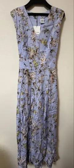 ライトブルーノースリーブ　パンツ