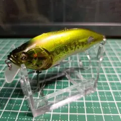 Megabass FURIOUS 0.5 ミノー プラグ