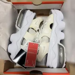 【未使用】NIKE エアマックスココサンダル　ホワイト　22㎝のサムネイル
