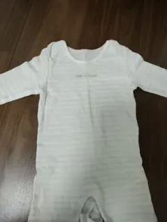 コムサのロンパース＆ベストの2点セット。