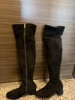 黒 スエード ニーブーツ