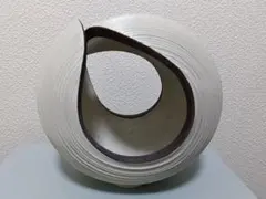 流線型丸型花器のサムネイル