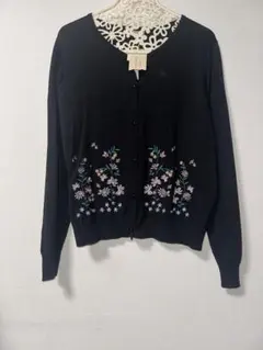 新品タグ付きローズティアラ42サイズ 刺繍入りビジュー付黒カーディガン