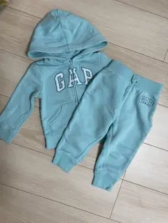 GAP スウェットセットアップ
