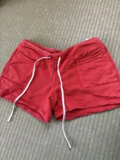 UNIQLO レッドショートパンツ Mサイズ