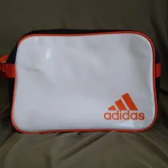 adidas エナメルスポーツ用バッグ ホワイト/オレンジ