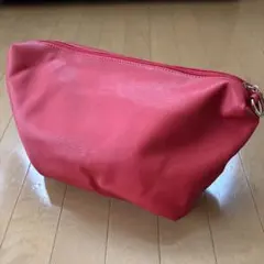 赤いショルダーバッグ