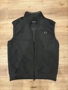 フレッドペリー　 M ブラック ノースリーブ ナイロンジャケット