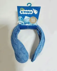 착용할 수 있는 히알론 넥 쿨러는 촉감이 시원합니다.