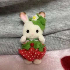 シルバニアあつまれ！赤ちゃんセット いちごのショコラウサギの赤ちゃん