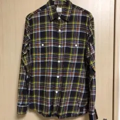 チェックシャツ