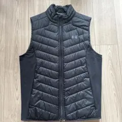【美品】UNDER ARMOUR 中綿ダウンベスト コールドギア ゴルフウェアのサムネイル