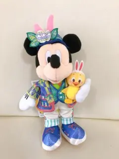 ディズニーイースター2020 ミッキーマウスぬいぐるみバッチ　うさピヨ抱っこ