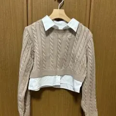 ベージュ ケーブル編み クロップドニット