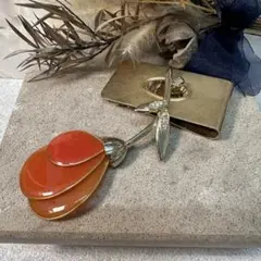 18.221【ペンダントトップ】ネックレス　オレンジフラワー　高級感　チャーム