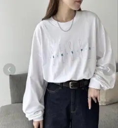 ホワイト 長袖 Tシャツ グラフィックプリント