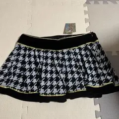 新品未使用　　トゥララ　スカート
