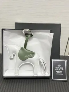 希少 新品 ソメスサドル 馬メンコ キーホルダー - メルカリ