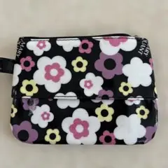 MARY QUANT ティッシュケース付きポーチ