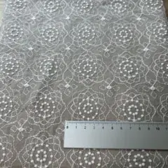 Wガーゼ刺繍生地残布　縦50cm×横90cm