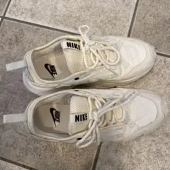 NIKE ナイキ　TC7900 スニーカー