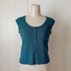 ニットベスト　コムサイズム　グリーン