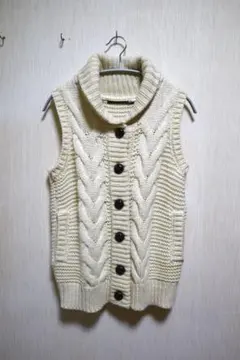ニットベスト　ホワイト