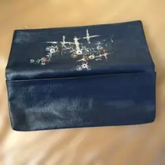 ネイビー 花柄刺繍 レザー クラッチバッグ