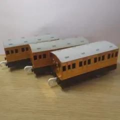 プラレール トーマス客車 金アニー＋クララベル2両