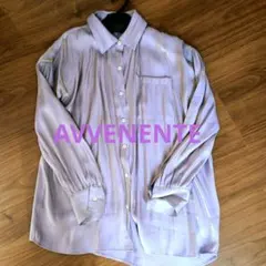 AVVENENTE ほぼ未使用　シャイニーシャツのサムネイル