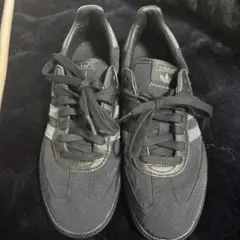 adidas ブラック スニーカー