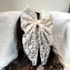 レース仕立てのリボンクリップ1個（淡いベージュ）ハンドメイドヘアアクセサリー