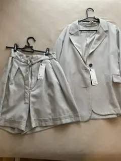 【タグ付き】GU セットアップ　(ジャケットM パンツXL)