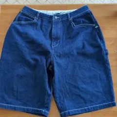 RVCA デニムハーフパンツ Lサイズ 後ろ刺繍デザインのサムネイル