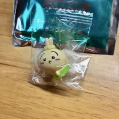 ちいかわ 人魚の謎のひみつ 入場者特典 チャーム うさぎのサムネイル