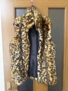 LAGATE レオパード柄 ファーベスト ノースリーブ