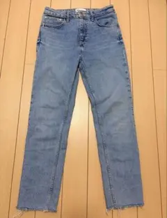 【即日発送、超美品】ZARA ザラ ストレートデニム 36レディースのサムネイル