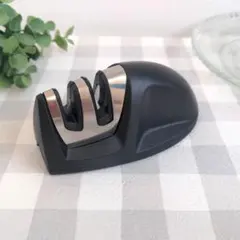 コンパクト 包丁研ぎ器 研ぎ石 キッチン 雑貨 黒 ブラック 黒 2段階 手動式のサムネイル