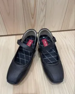 アルファキュービック靴