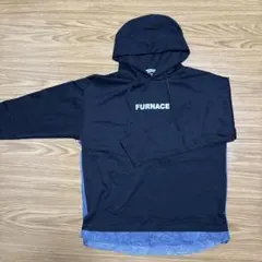 フード付き黒トレーナー STOKE