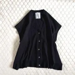 【24SS美品】BEARDSLEY ハンソデポンチョカーデ　ブラックのサムネイル