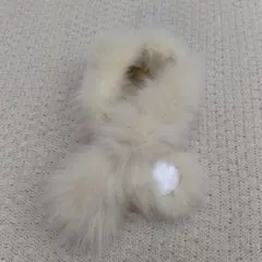 クリーム色ファーマフラー
