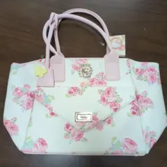 HelloKitty×LAURA ASHLEY限定コラボハンドバッグのサムネイル